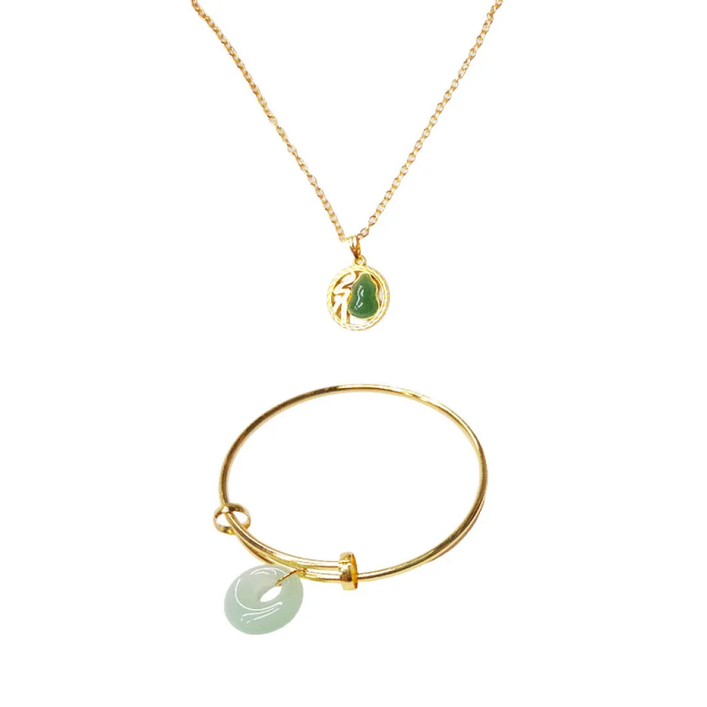 Collar y pulsera dorada