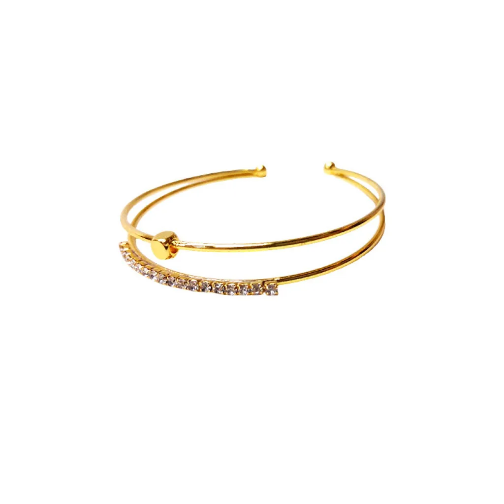 Pulsera dorada con brillantes